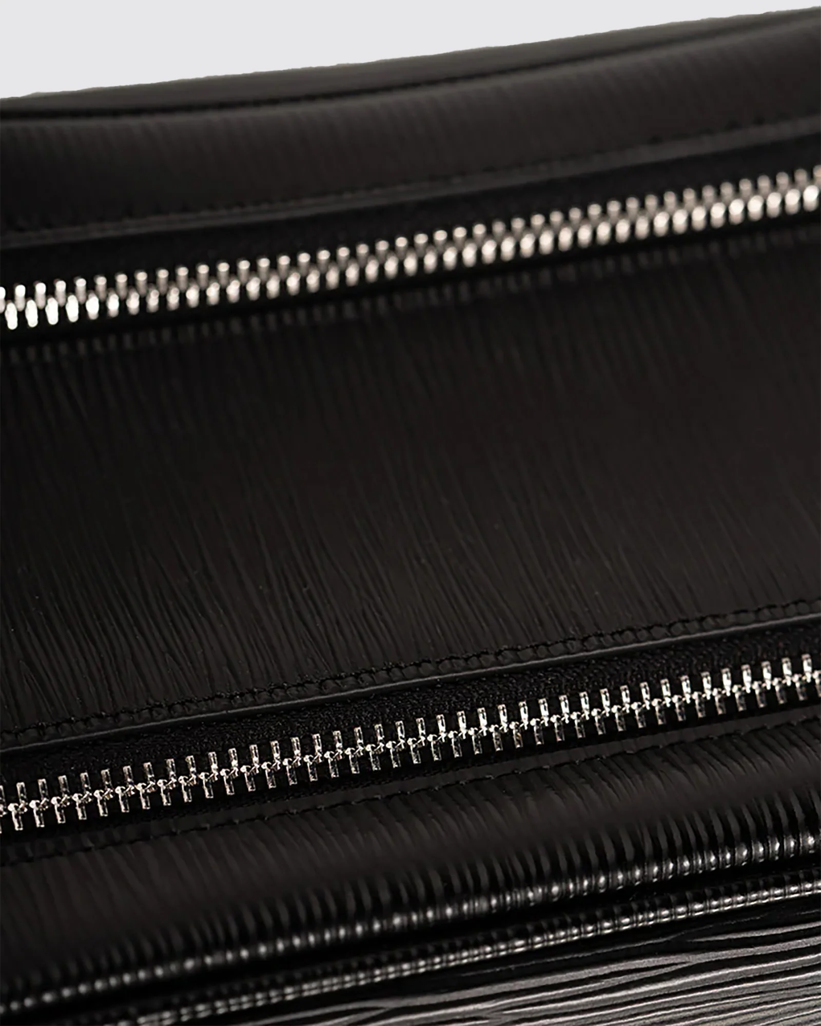 Fly Washbag - Image 3